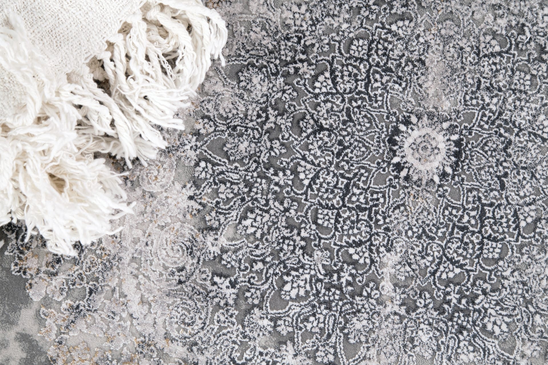 Μοντέρνο Χαλί Bamboo Silk 5988C L. Grey Anthracite - Royal Carpet