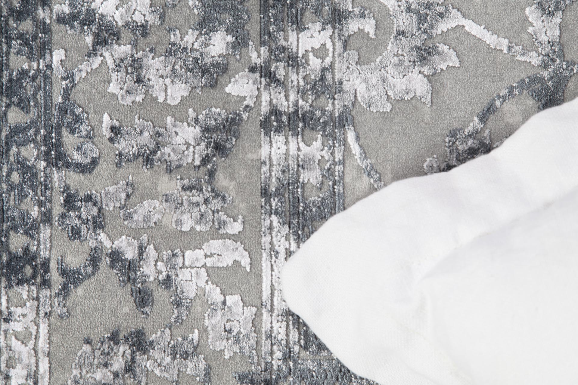 Μοντέρνο Χαλί Bamboo Silk 6789A D. Grey D. Anthracite - Royal Carpet