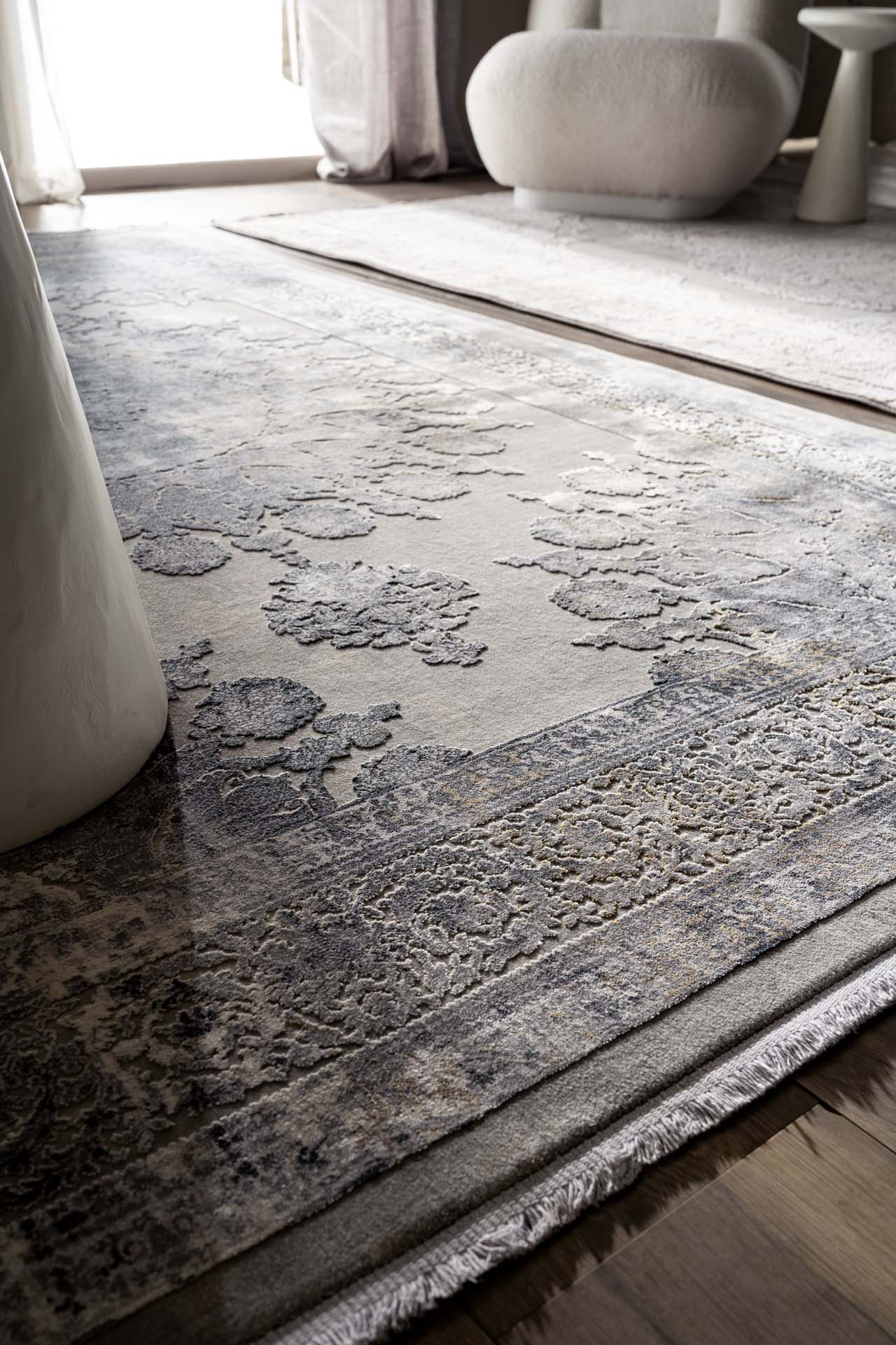 Μοντέρνο Χαλί Bamboo Silk 8098A L. Grey Anthracite - Royal Carpet