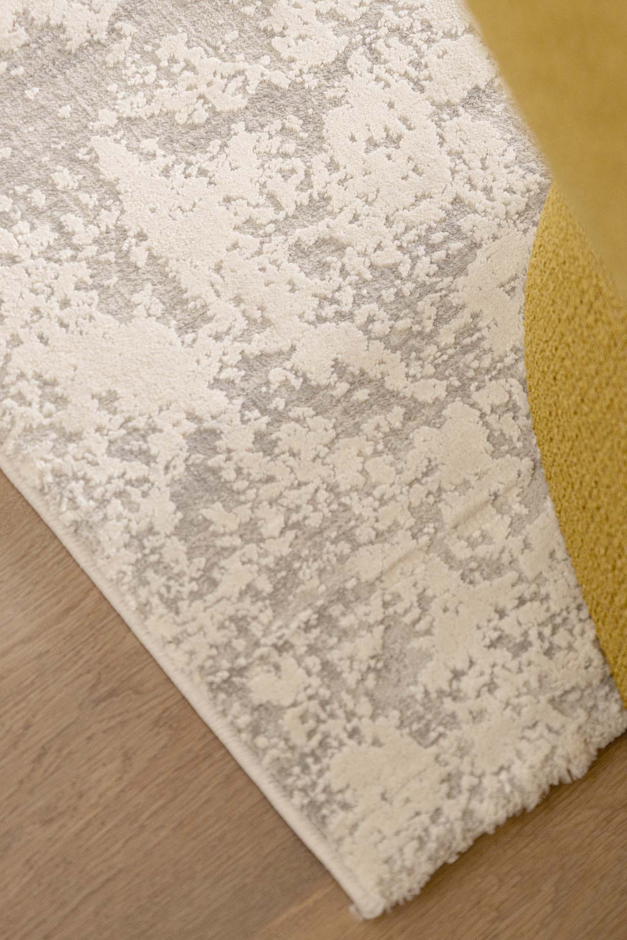 Μοντερνο Χαλι Silky 24I L. Beige - Royal Carpet