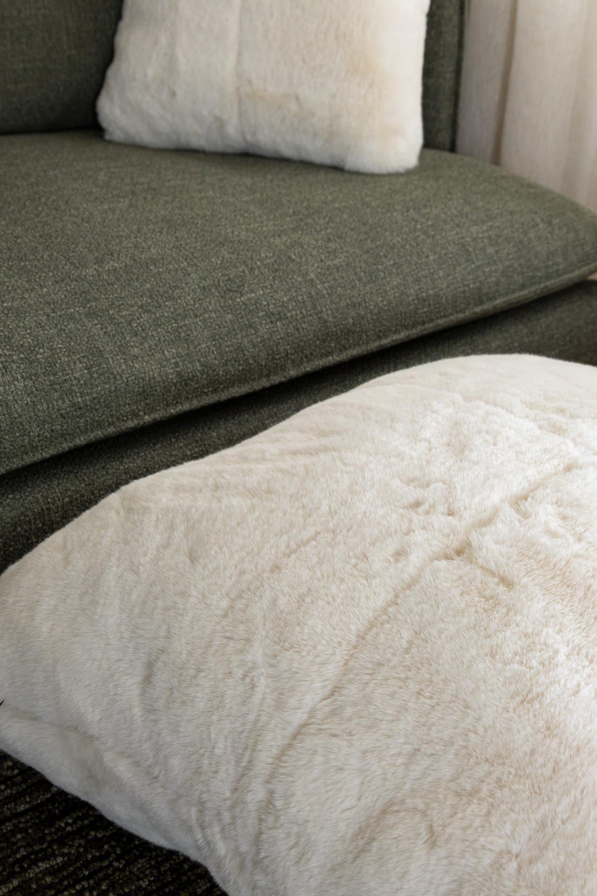 ows.1060009 Διακοσμητική Μαξιλαροθήκη Pad Γούνινο Faux Fur (80x80) - Royal Carpet